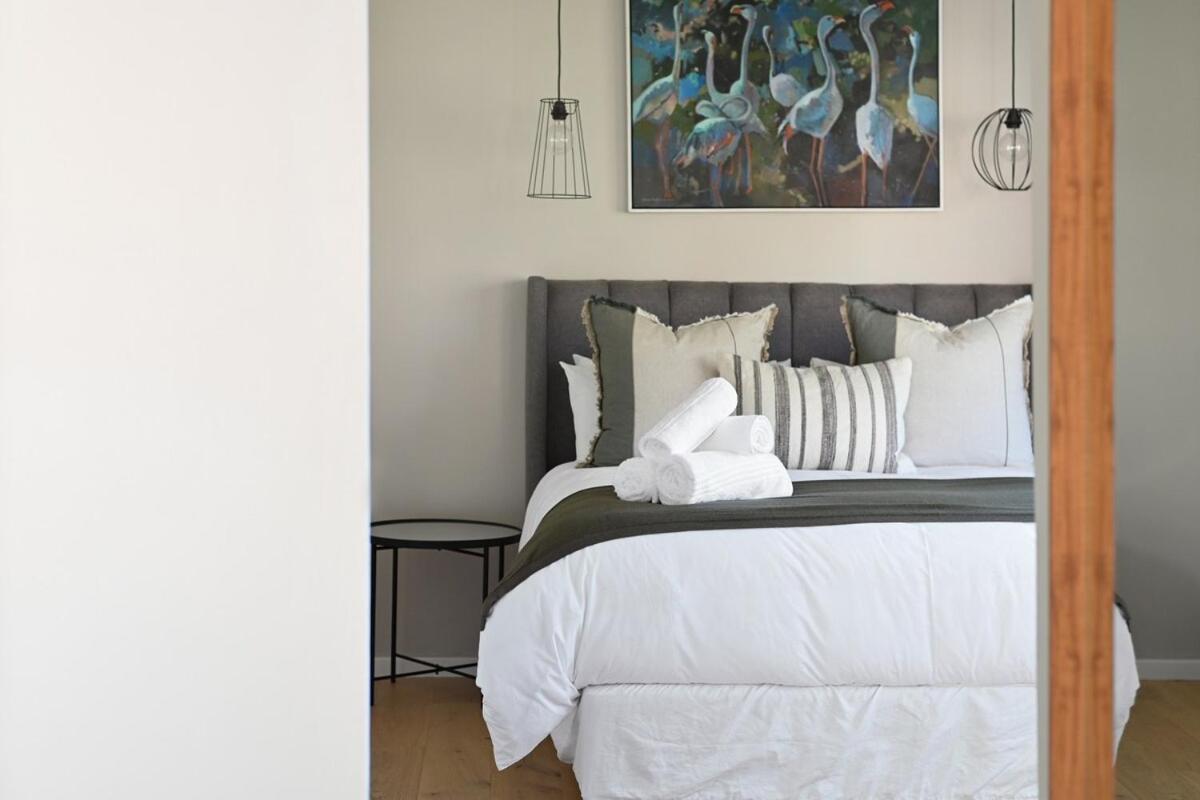 Apartment Eden - 2bed Getaway In Bantry Bay With Views Of Lions Head